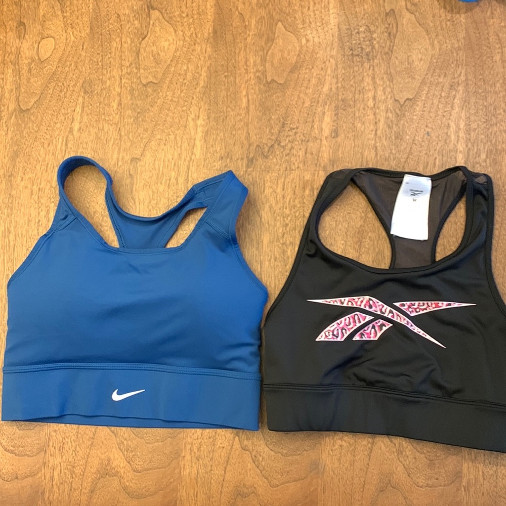 2 sports bras, size M
